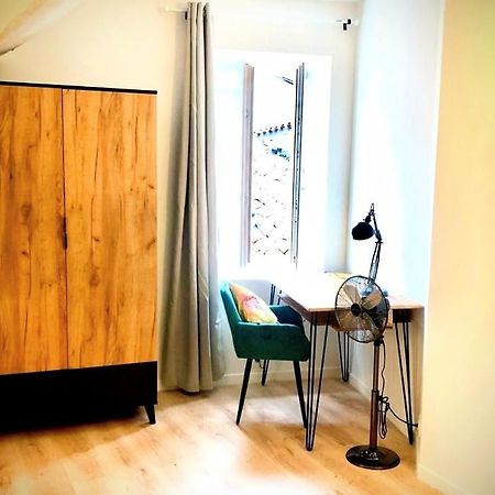 Une Maison Design Dans Le Centre Ville Foix Esterno foto